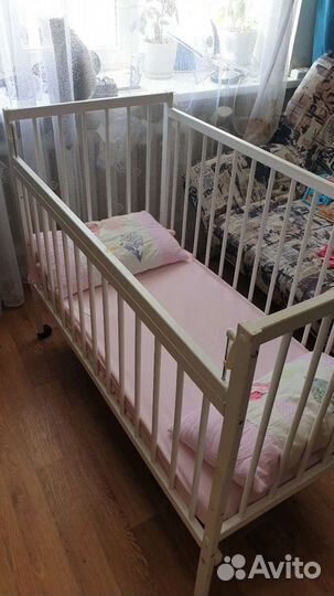 Детская кроватка
