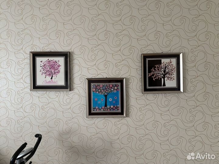 Три постера в раме 