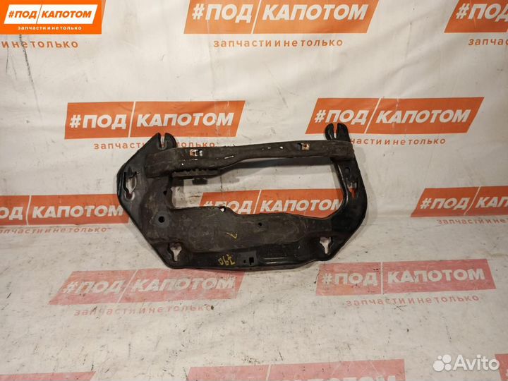 Кронштейн коробки (балка кпп) BMW X5 E70 2009