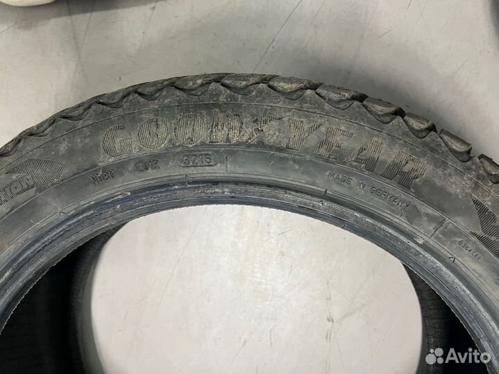 Goodyear UltraGrip 245/45 R18