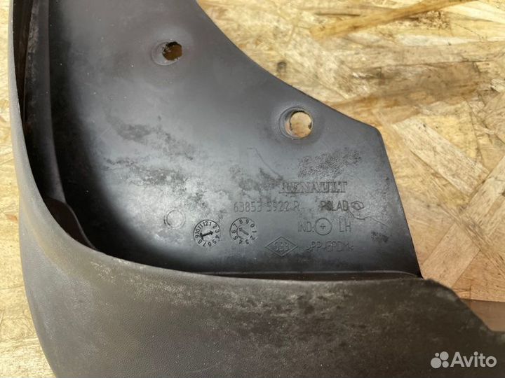 Брызговик передний левый Renault Duster