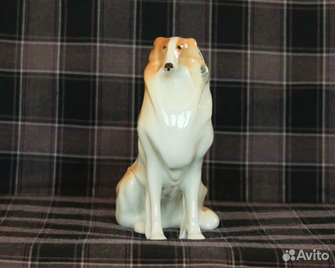 Фарфоровая статуэтка 