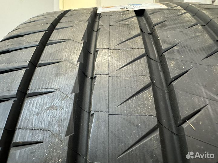 Michelin Pilot Sport 4 S 285/35 R20 104