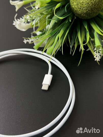 Кабель Apple USB-C Charge Cable