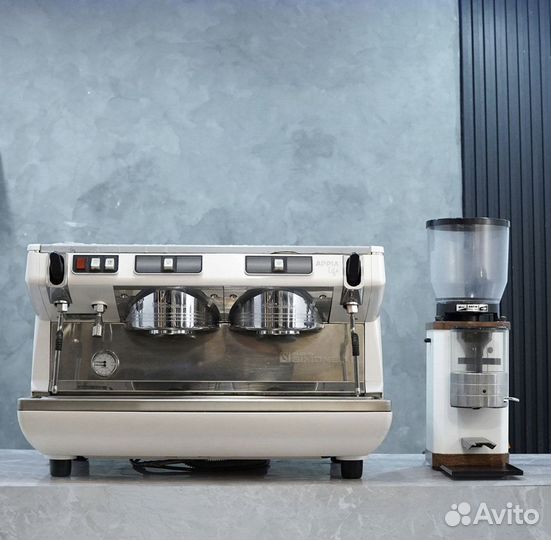 Кофемашина Nuova Simonelli Appia life 2gr s