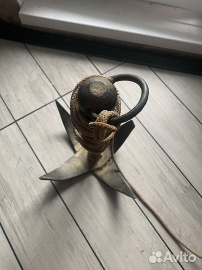 Якорь для лодки