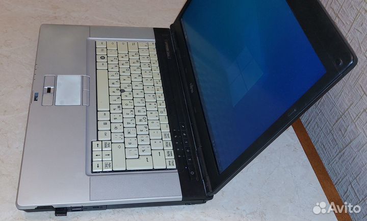 Ноутбук Fujitsu Lifebook E780 / I7 640 / 8GB / SSD