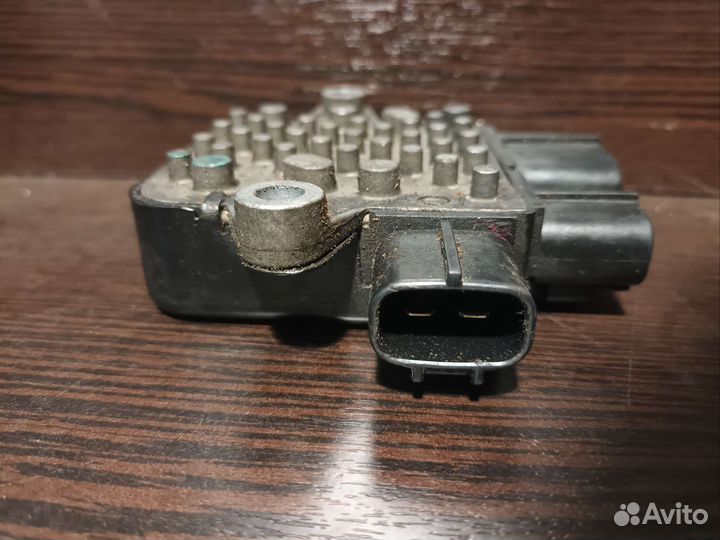 Блок управления вентилятором Mitsubishi Infiniti