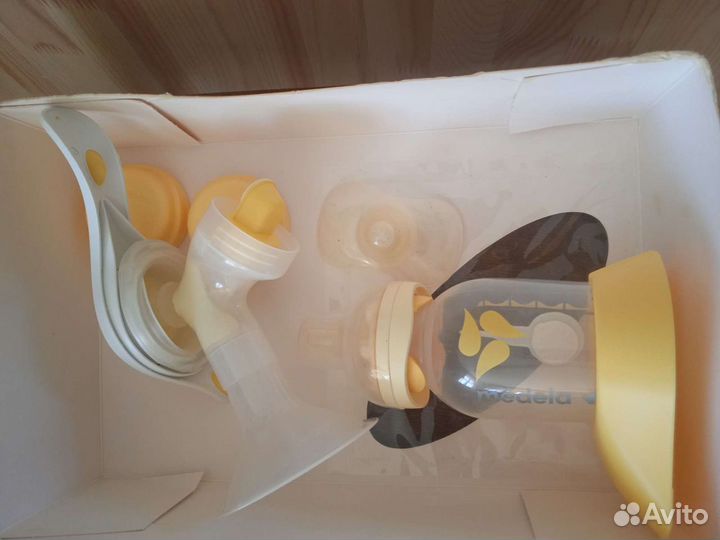 Молокоотсос medela ручной