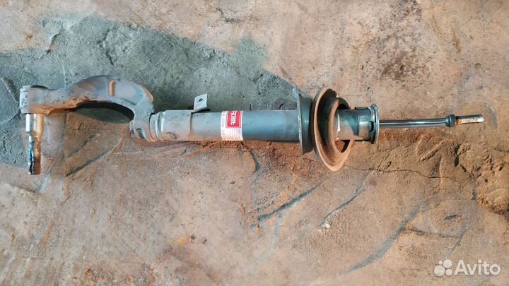 Гнутая стойка передняя л Toyota Mark X GRX125 4GR