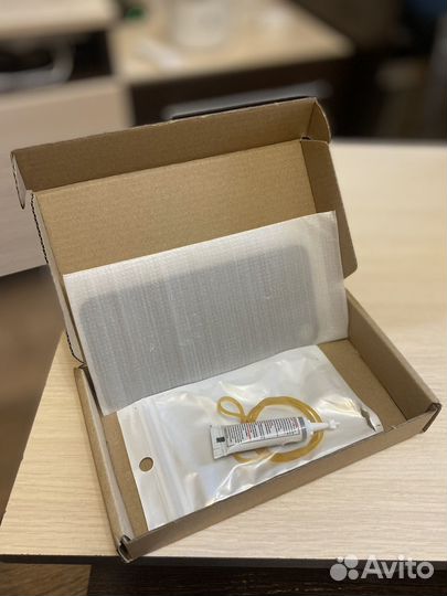 Задняя крышка на iPhone XR (черный)