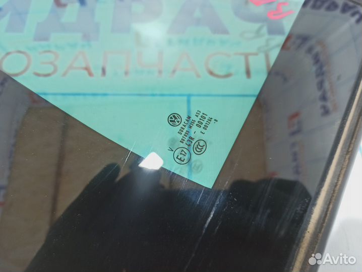 Стекло двери задней правой форточка Volkswagen Tig