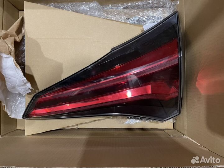 Задний фонарь Toyota rav4 ca 40