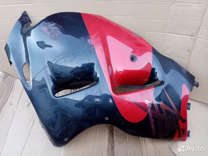 Боковой пластик Suzuki GSX1300R 99-07 Hayabusa