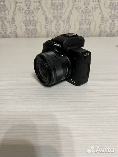 Canon EOS m50