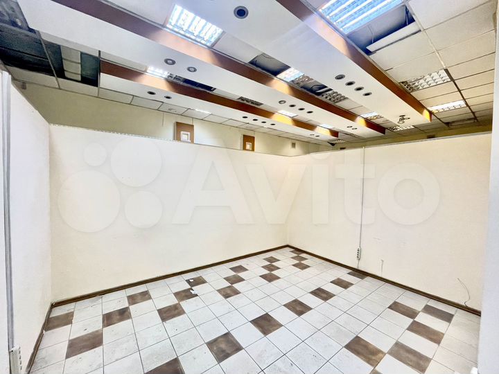 Помещение 350-500 кв.м.1 этаж. 3 отдельных входа