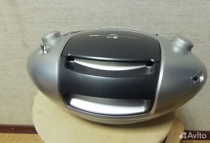 Магнитола LG