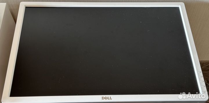 Два монитора dell u2412m и крепление для них