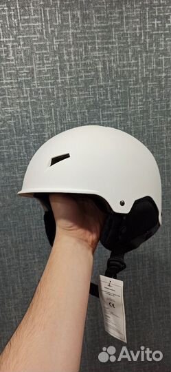 Горнолыжный шлем