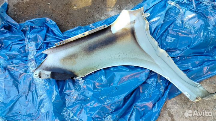 Крыло правое переднее на lads granta fl