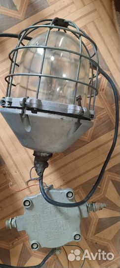 Промышленный фонарь