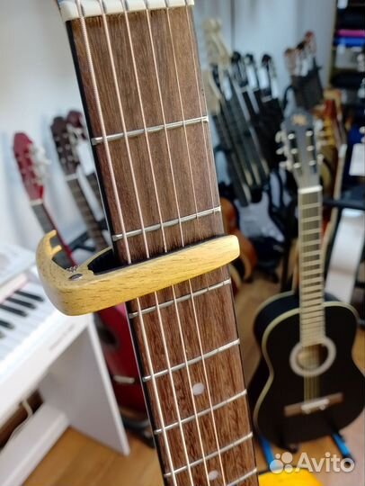 Каподастр для акустической гитары dekko FC-76 WD