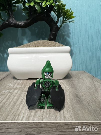 Lego человечки и др