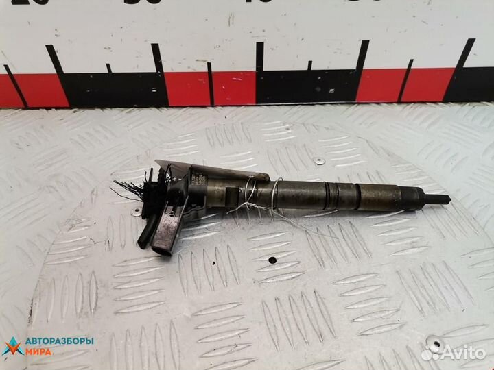 Форсунка Volkswagen Passat B6 2008 03L130277