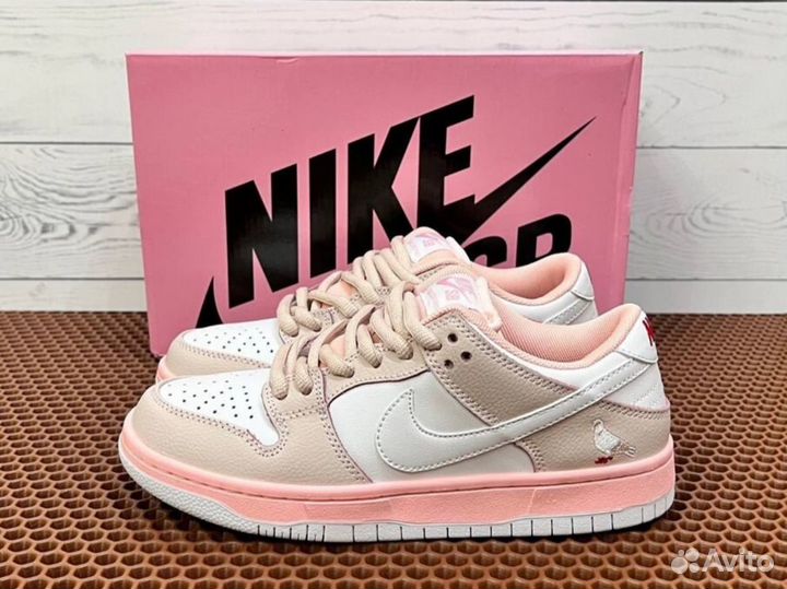 Nike Sb Dunk Low Pink Pigeon