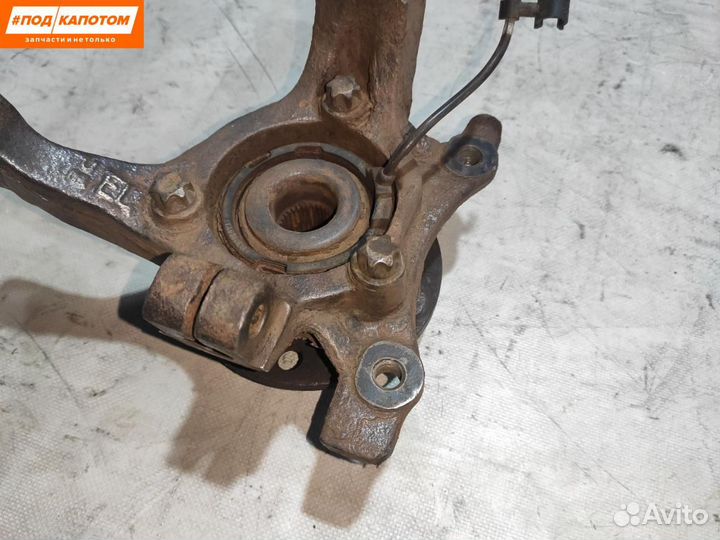 Кулак передний левый Opel Astra H 2006