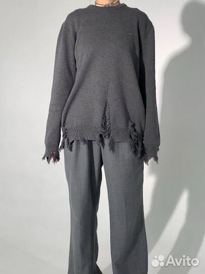 Серый джемпер