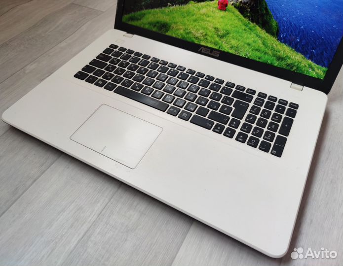 Asus\дисплей 17\Intel 4 ядра\SSD 128\Ozu 8g\Акб 4ч