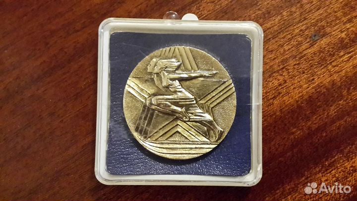 Медаль настольная