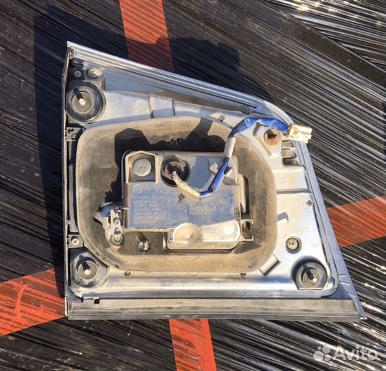 Фонарь правый Lexus LX570