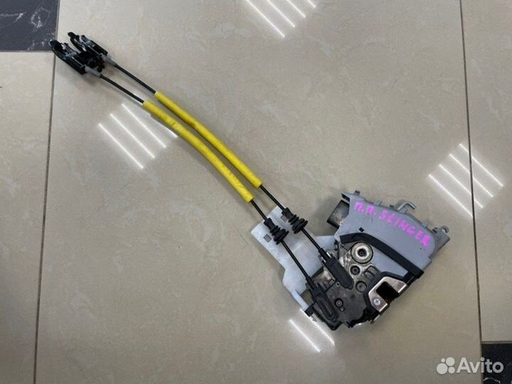 Замок боковой двери передний правый Kia Stinger