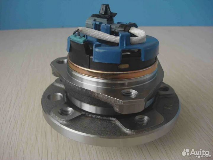 Ступица с подшипником Opel Astra
