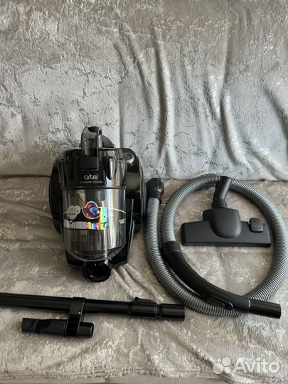 Пылесос с контейнером для пыли Artel VCC 0220