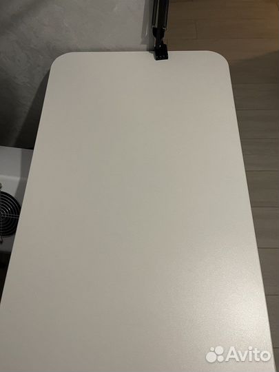 Стол маникюрный