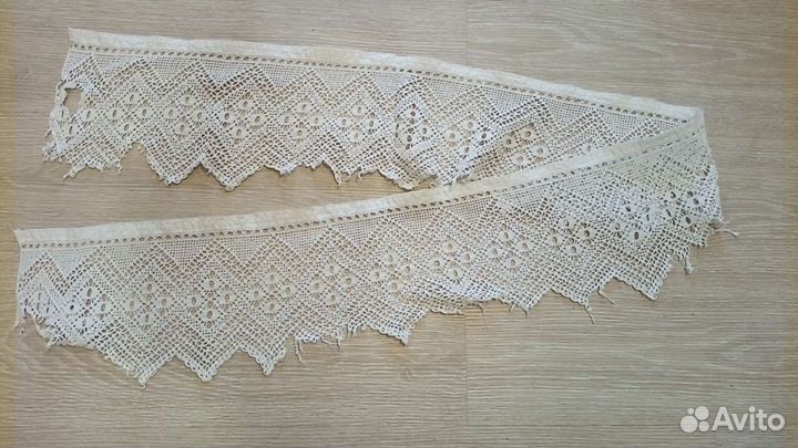 Кружевные вставки, вышивка