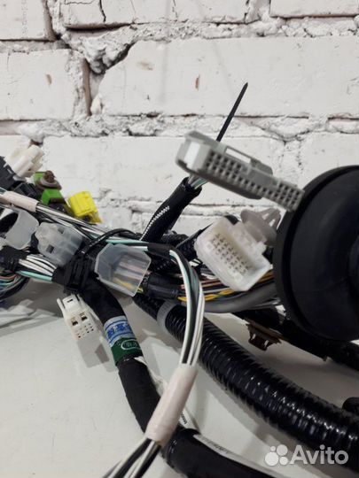 Жгут проводов двери передний правый Toyota Rav4
