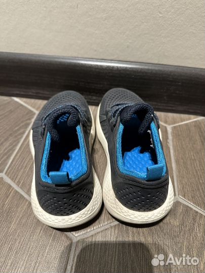 Кроссовки crocs 28