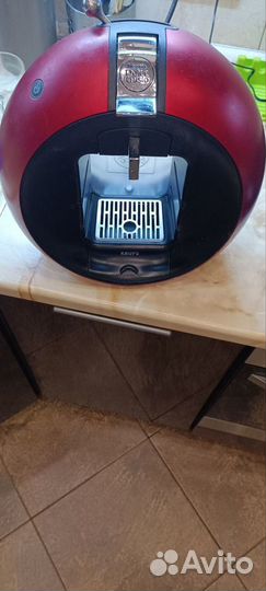 Кофеварка капсульная Dolce Gusto дизайн Ferrari