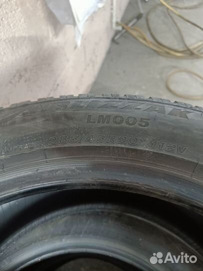 Bridgestone Blizzak LM-005 285/45 R20