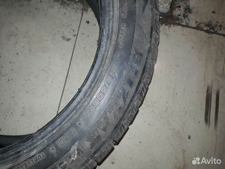 Bridgestone Blizzak WS-60 215/50 R17