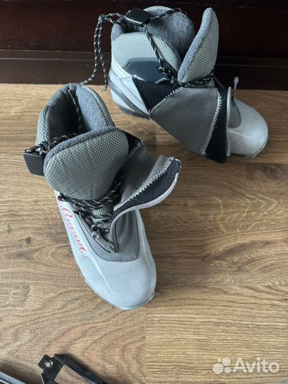 Лыжные ботинки и крепления типа 