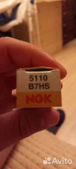 Свеча зажигания ngk b7hs