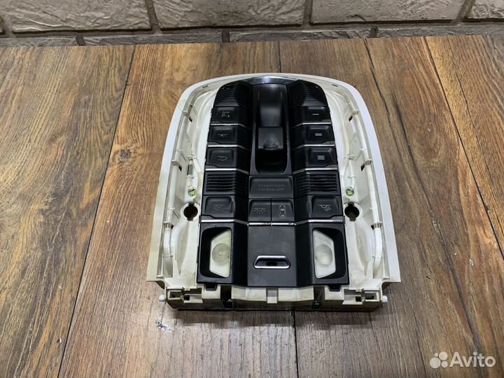Porsche Cayenne 958 Плафон салонный передний