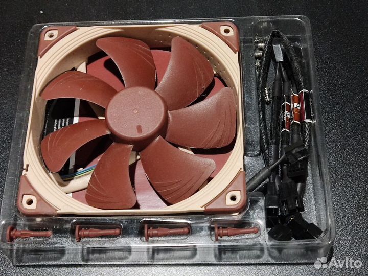 Noctua NF-A14 Noctua NF-F12