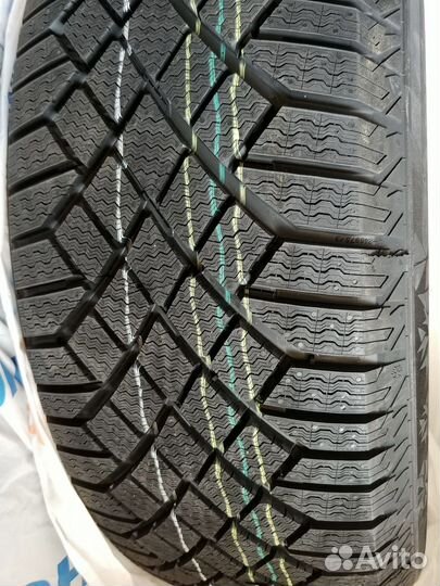 Continental ContiVikingContact 7 235/45 R18 98T