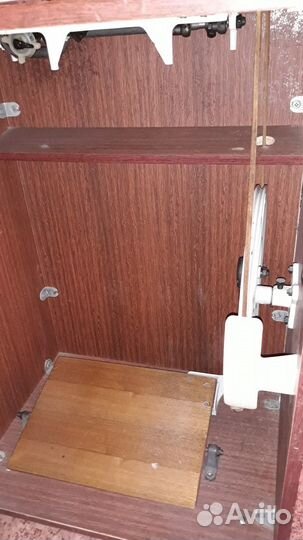 Швейная машина Чайка 143 с ножным приводом